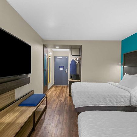 Tru By Hilton Lathrop Hotell Exteriör bild
