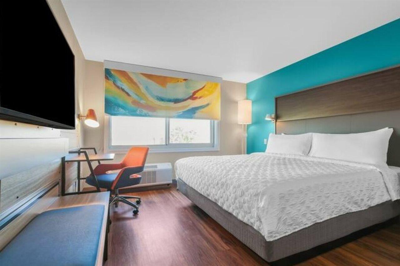 Tru By Hilton Lathrop Hotell Exteriör bild
