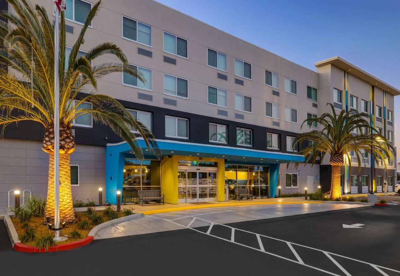 Tru By Hilton Lathrop Hotell Exteriör bild