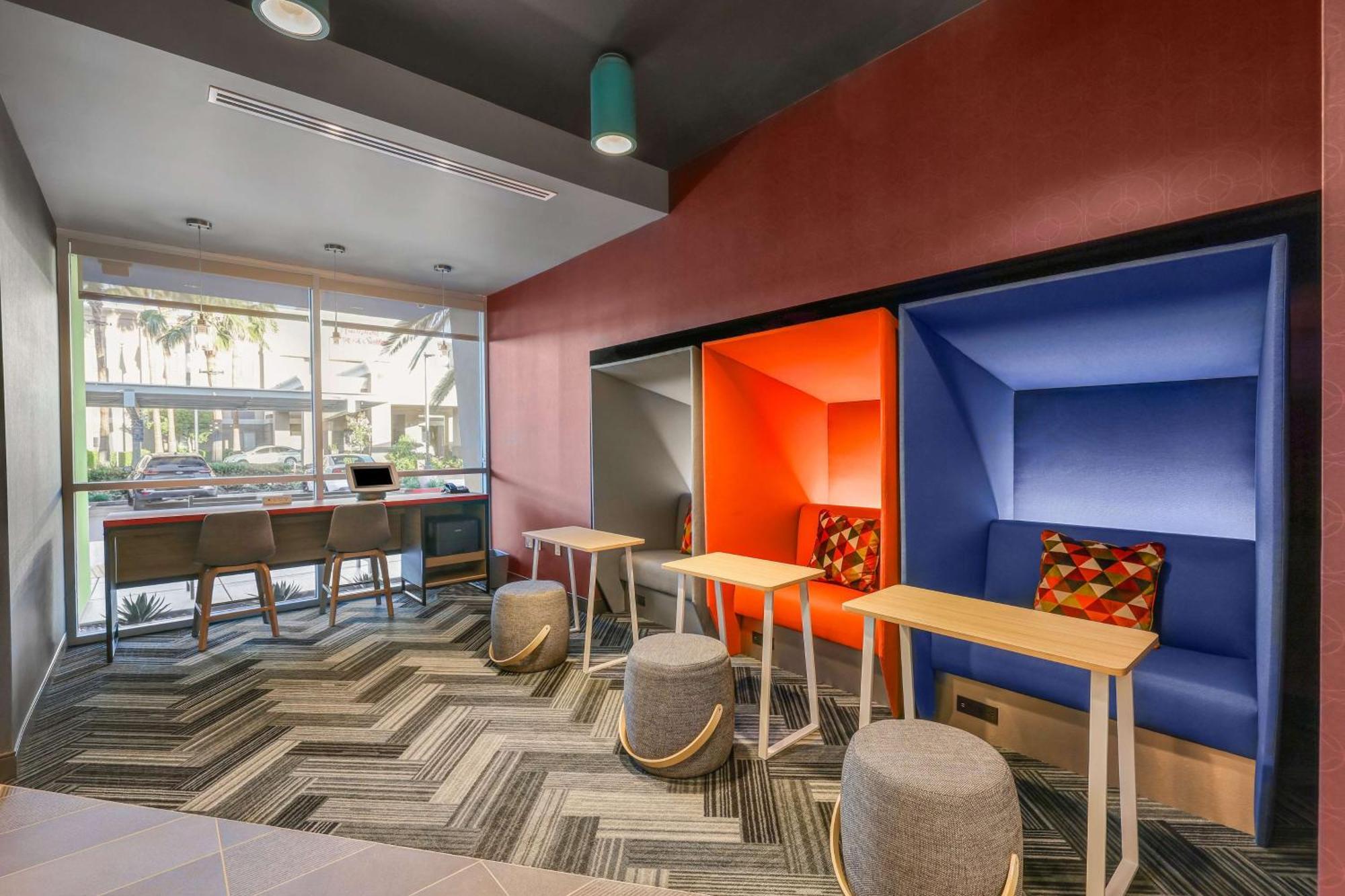 Tru By Hilton Lathrop Hotell Exteriör bild