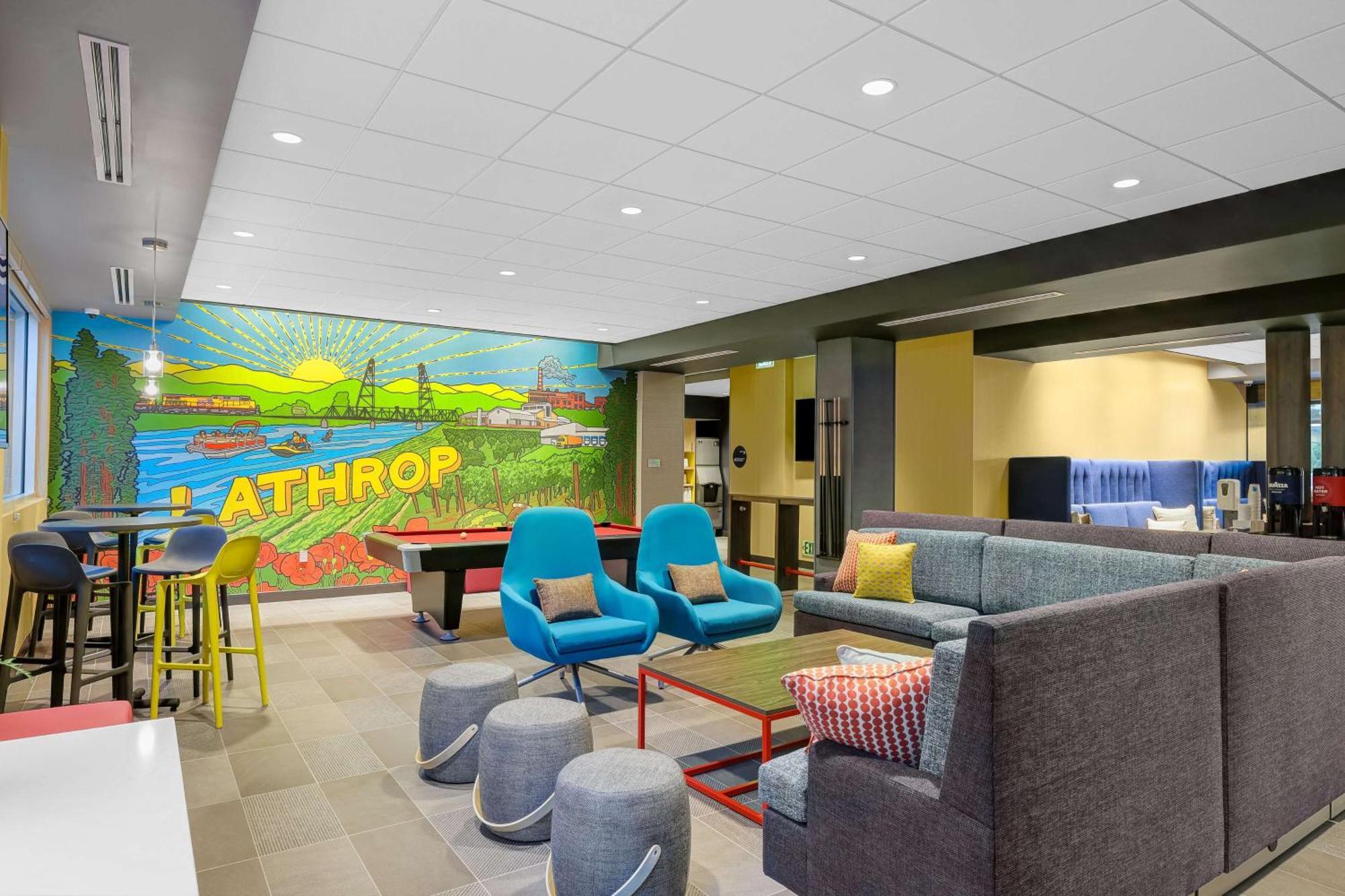 Tru By Hilton Lathrop Hotell Exteriör bild